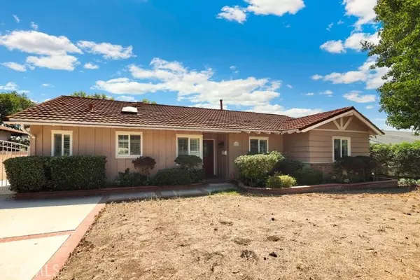 320 W Virginia Avenue, Glendora, CA 91741