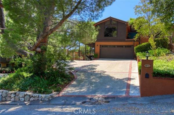 5901 Canyonside Road, La Crescenta, CA 91214