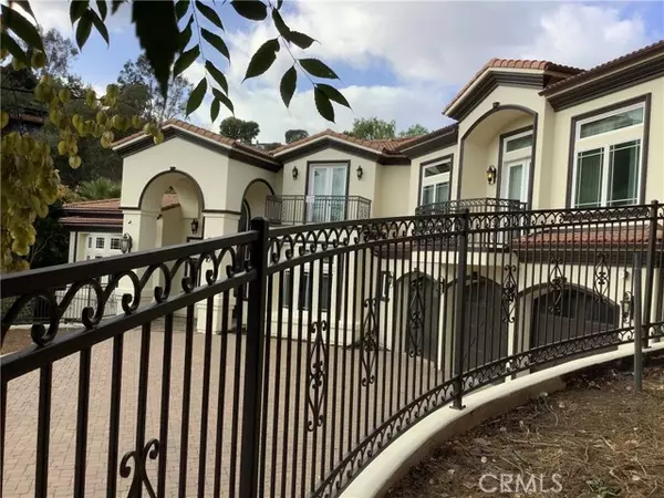 La Habra Heights, CA 90631,805 West Road