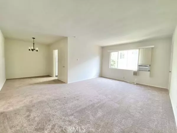 208 S Mariposa #6, Los Angeles, CA 90004