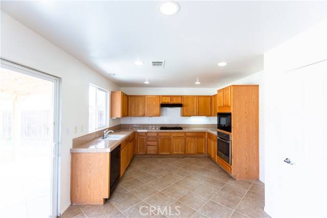 Hesperia, CA 92344,9489 Sapphire Avenue