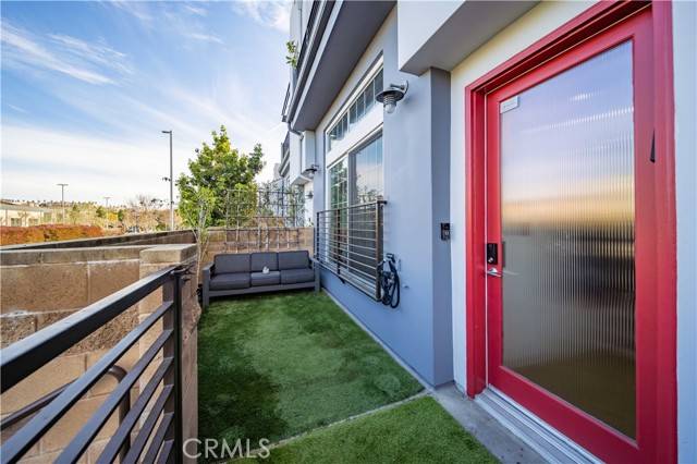 Playa Vista, CA 90094,5350 Playa Vista Drive #19