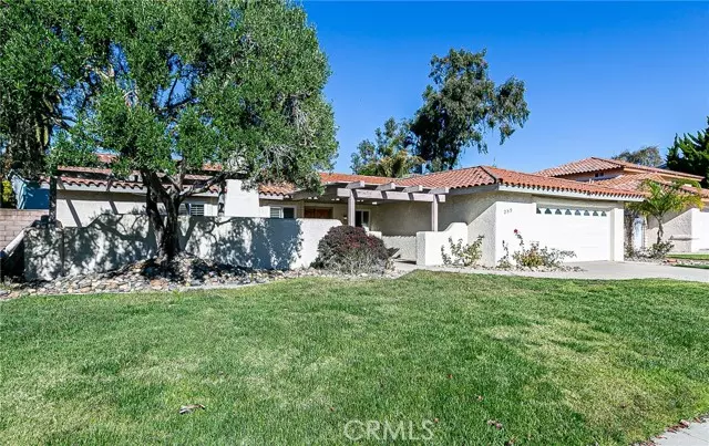 385 Meadowbrook Drive, Santa Maria, CA 93455