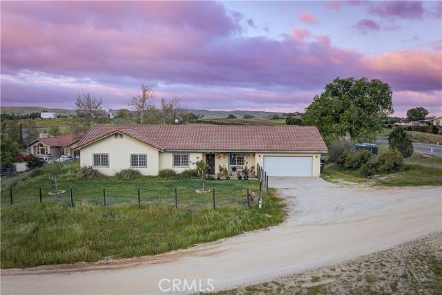 5785 Loma Real, Paso Robles, CA 93446