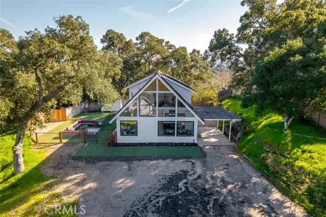 5940 Violeta Avenue, Atascadero, CA 93422