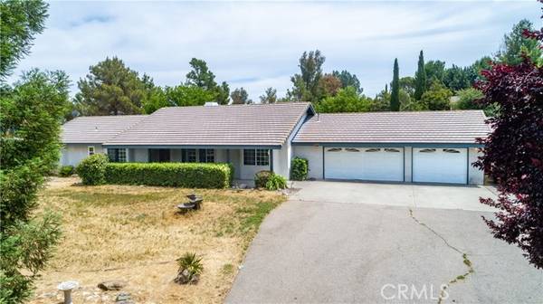 425 Gahan Place, Paso Robles, CA 93446