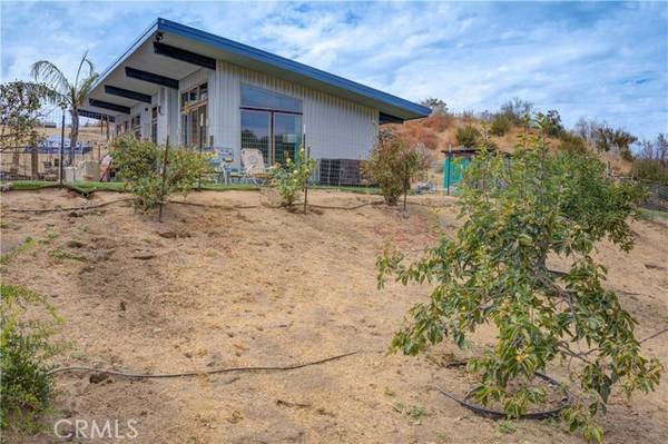 8598 Webster Road, Creston, CA 93432