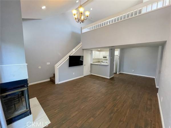 2454 Village, Santa Maria, CA 93455