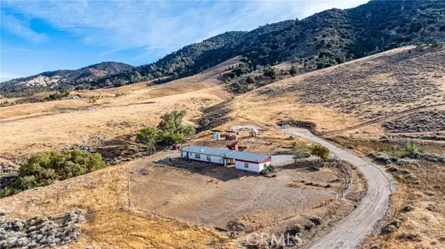 Tehachapi, CA 93561,19180 Klamath Road