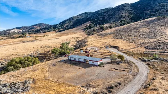 Tehachapi, CA 93561,19180 Klamath Road