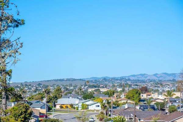 1253 Aberdeen Court, Grover Beach, CA 93433