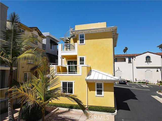 393 Wadsworth Avenue, Pismo Beach, CA 93449