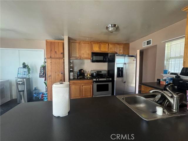 Lompoc, CA 93436,401 S R Street