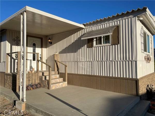 San Jacinto, CA 92583,1499 Old Mountain #23