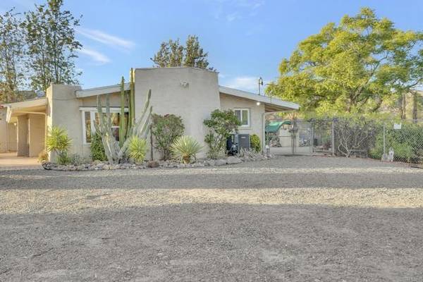 5973 Stallion Oaks Road, El Cajon, CA 92019