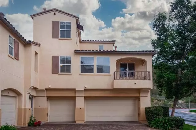 992 Pearleaf Court, San Marcos, CA 92078