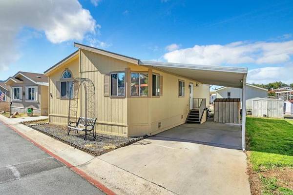 1810 Hillsdale #SPC 24, El Cajon, CA 92019