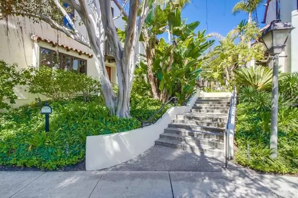 La Jolla, CA 92037,8666 Villa La Jolla Dr. #6