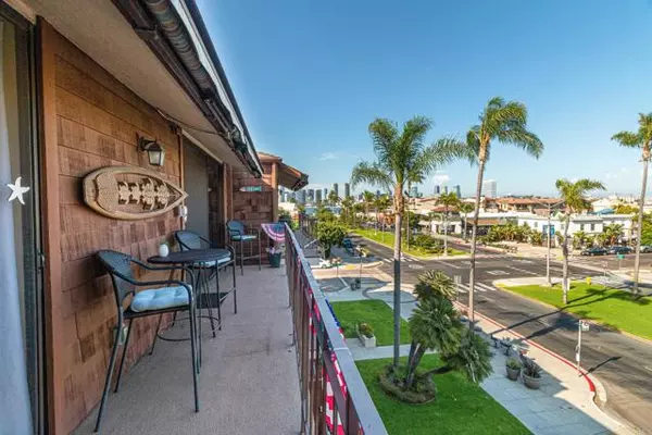 Coronado, CA 92118,200 Orange Avenue #304