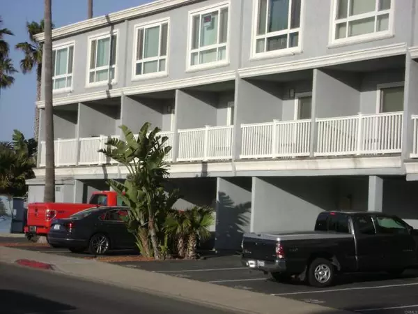 Imperial Beach, CA 91932,1111 Seacoast Drive #29