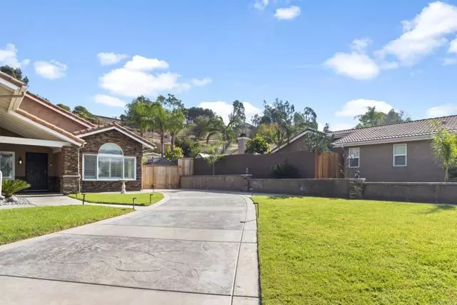 Santee, CA 92071,9115 Canyon Park