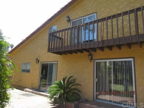 Bonita, CA 91902,5331 Old Dairy Court