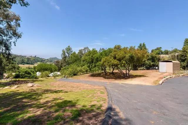 27145 Oakmont Rd, Valley Center, CA 92082