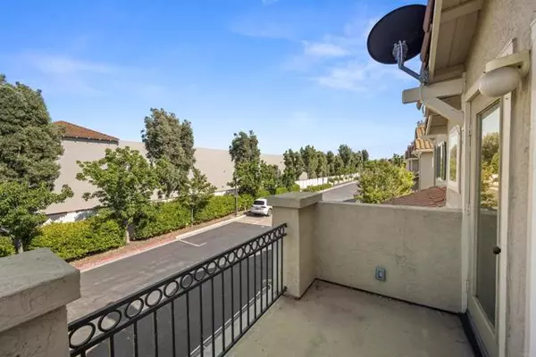 Santee, CA 92071,425 WHISPERING WILLOW DR UNIT A