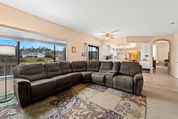 Fallbrook, CA 92028,3298 Caminita Cortina