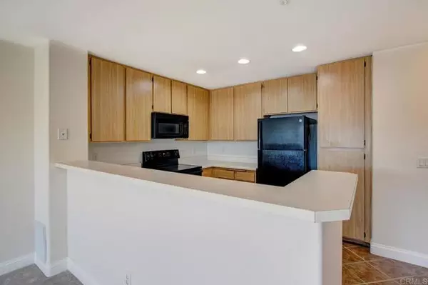 San Diego, CA 92103,3775 Georgia Street #204