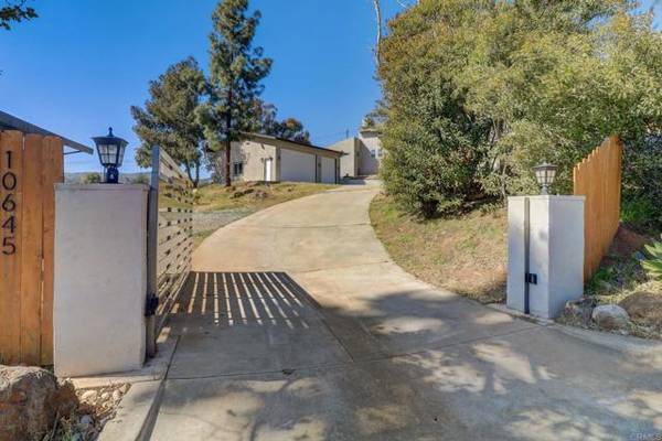 Lakeside, CA 92040,10645 Oak Creek Drive