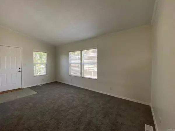 Vista, CA 92081,2130 Sunset Dr #142