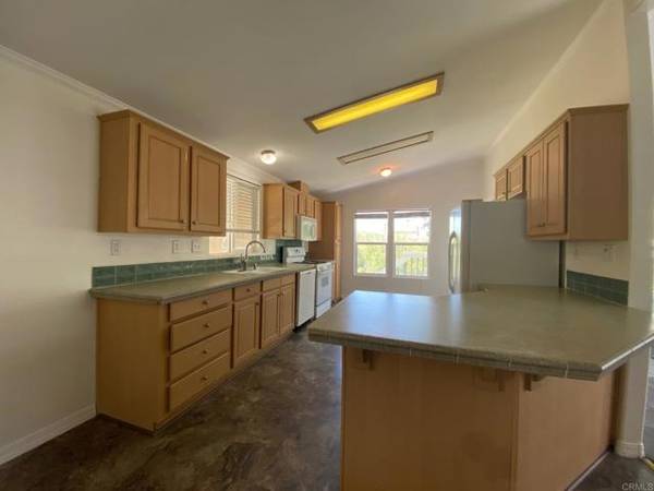 2130 Sunset Dr #142, Vista, CA 92081