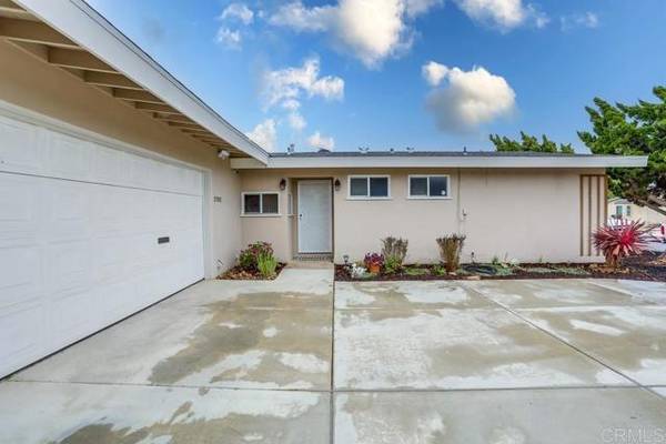 2702 Wyandotte, San Diego, CA 92117