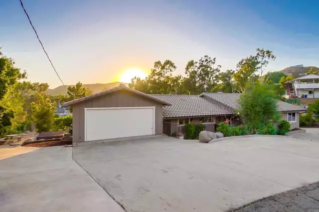 10916 Broken Wheel Road, Lakeside, CA 92040