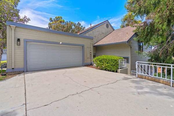 Bonita, CA 91902,4617 Villas Court