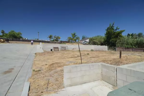 Lemon Grove, CA 91945,7510 Carls Way