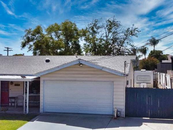 8821 Siwanoy Court, Santee, CA 92071