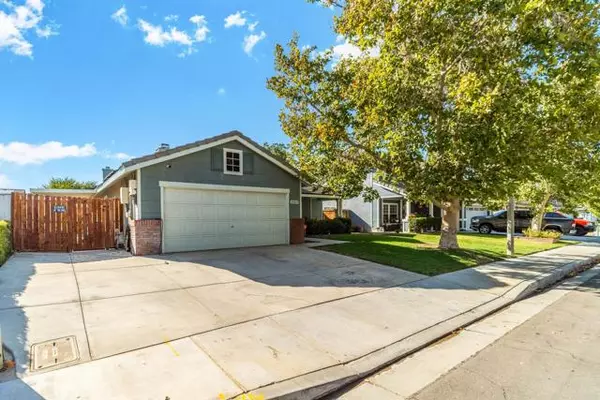 Lancaster, CA 93535,43243 Vineyard Dr