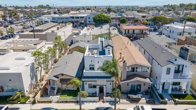 330 8th St, Seal Beach, CA 90740