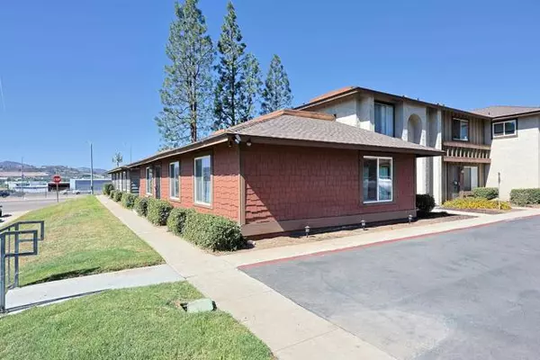 El Cajon, CA 92021,321 Sun Court