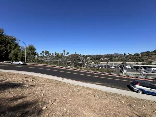 La Mesa, CA 91941,2 Comanche