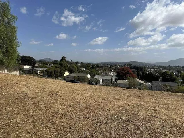 San Diego, CA 92114,1832 69Th