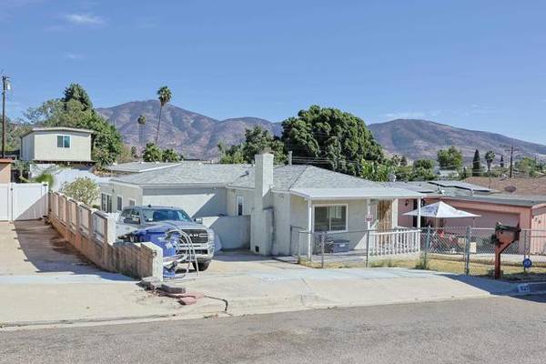 Spring Valley, CA 91977,827 La Presa