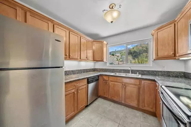 13695 Paseo Cardiel #5, San Diego, CA 92129