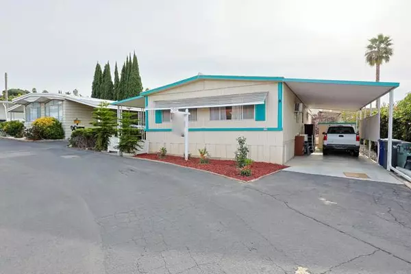 Vista, CA 92083,718 Sycamore #133