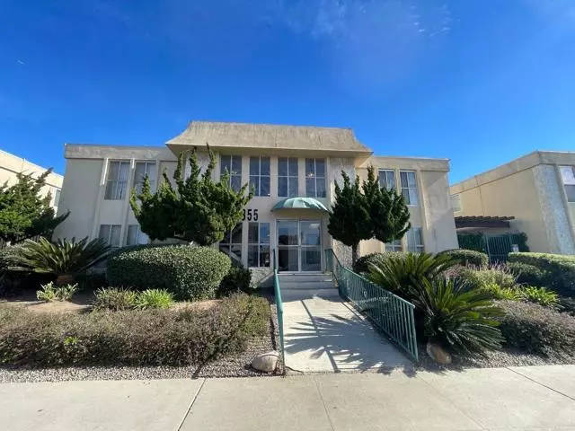 Clairemont Mesa, CA 92117,4855 COLE Street #21