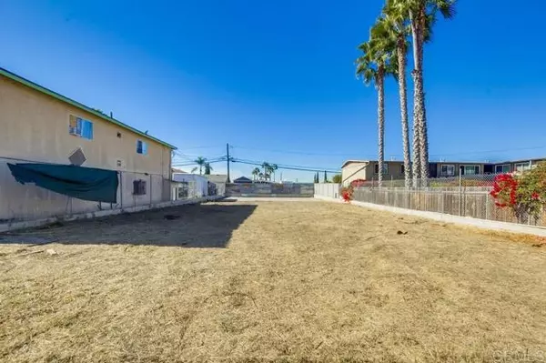 Spring Valley, CA 91977,852 Grand