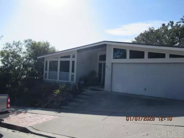 4876 Pacifica Drive, San Diego, CA 92109