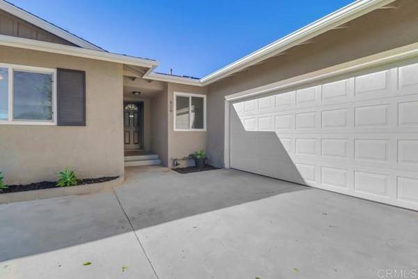 829 Maywood Street, Escondido, CA 92027